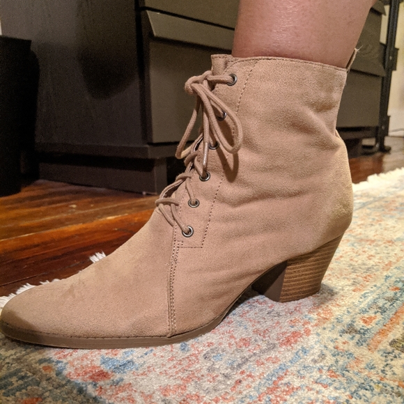 Tan lace up booties - Picture 5 of 6